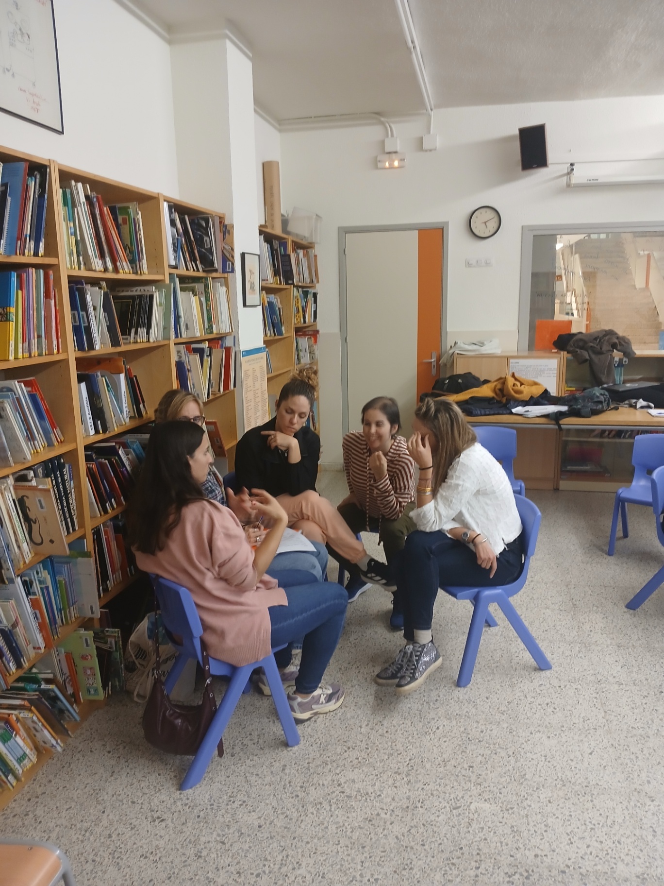 Conversa restaurativa entre docents durant una formació de Mediam
