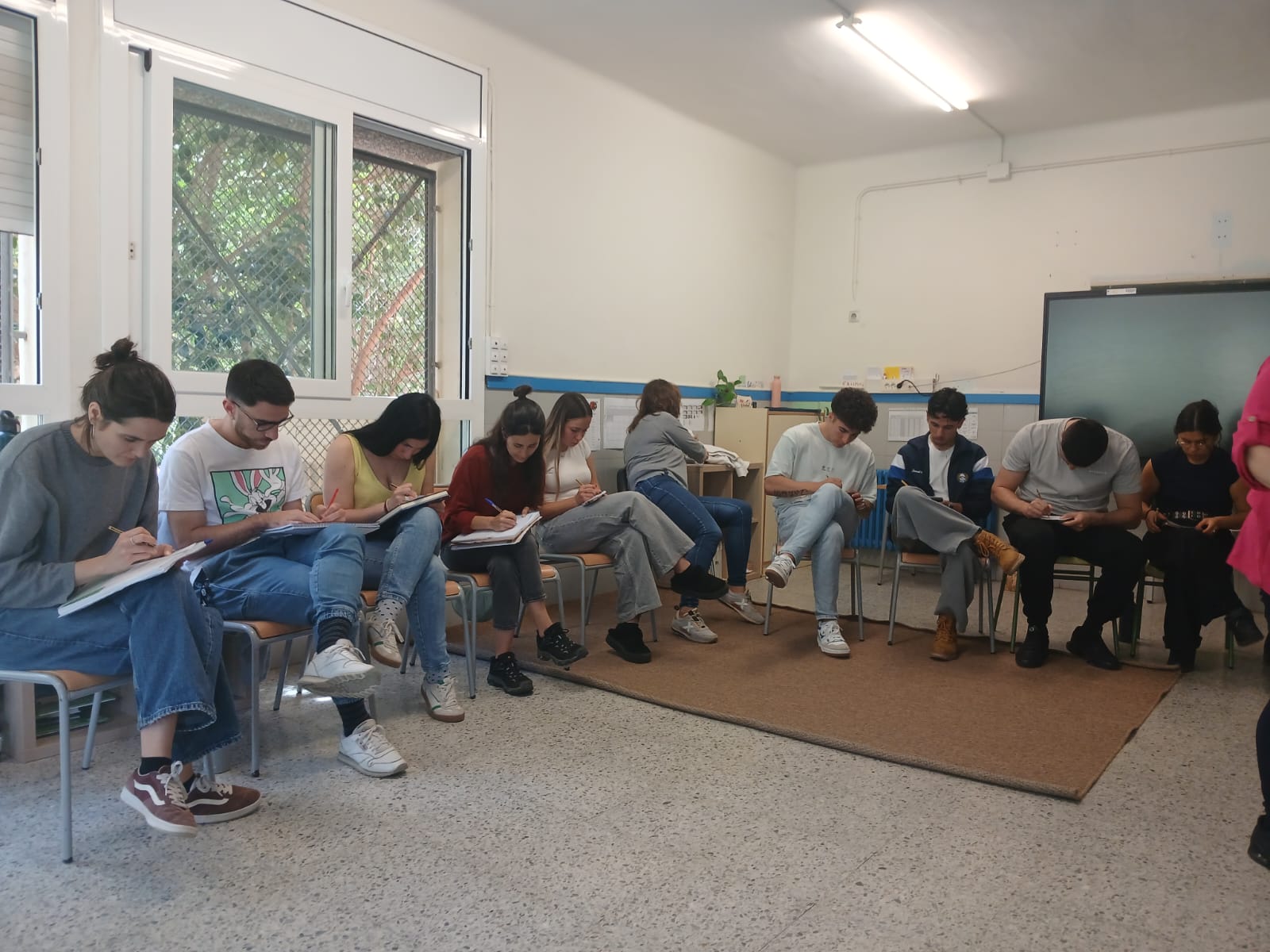 Formació de docents en pràctiques restauratives i bústia emocional a l'escola