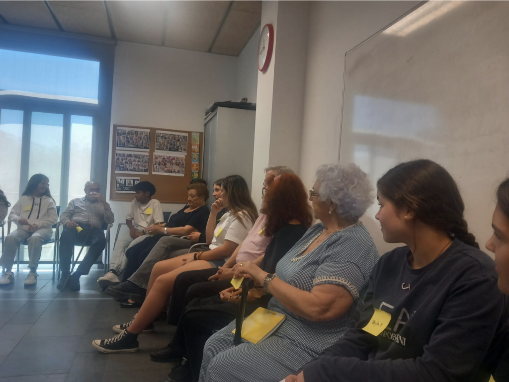 Trobada d'aprenentatge i servei amb adolescents i persones grans treballant els drets humans