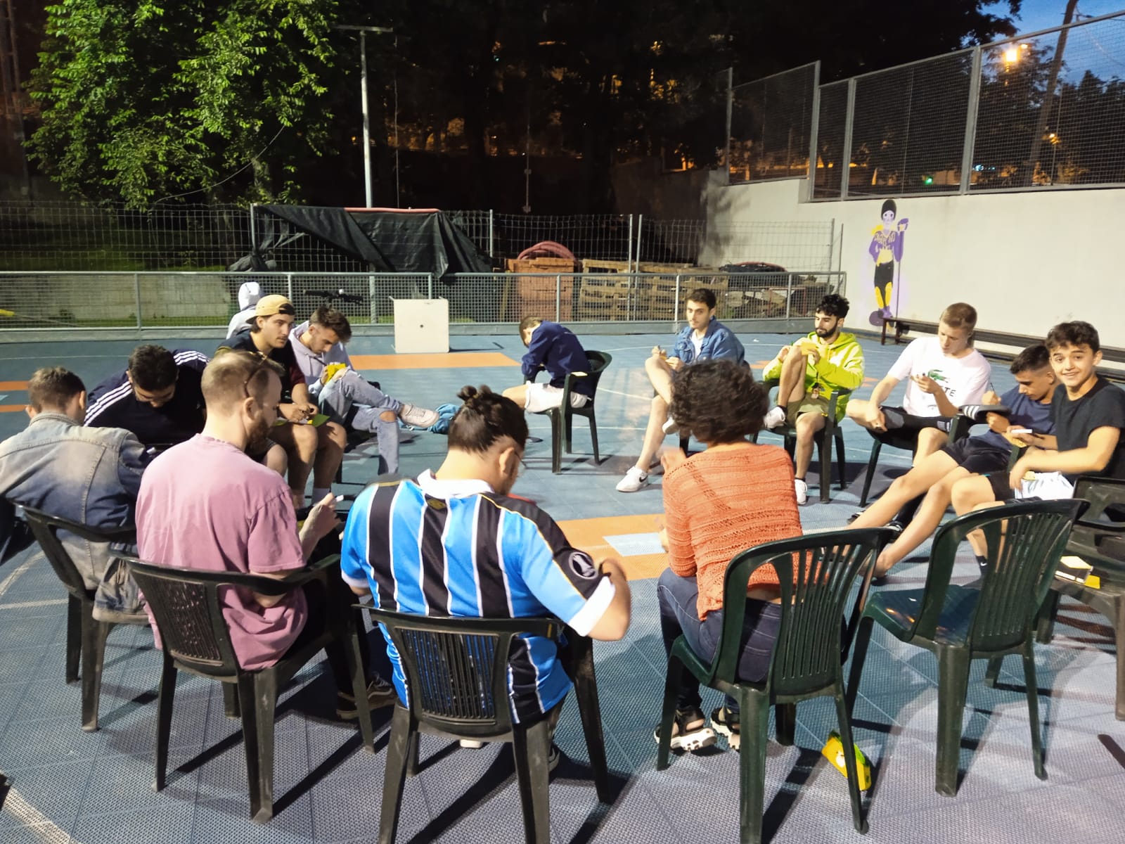 Cercle restauratiu amb joves del Club Tucans